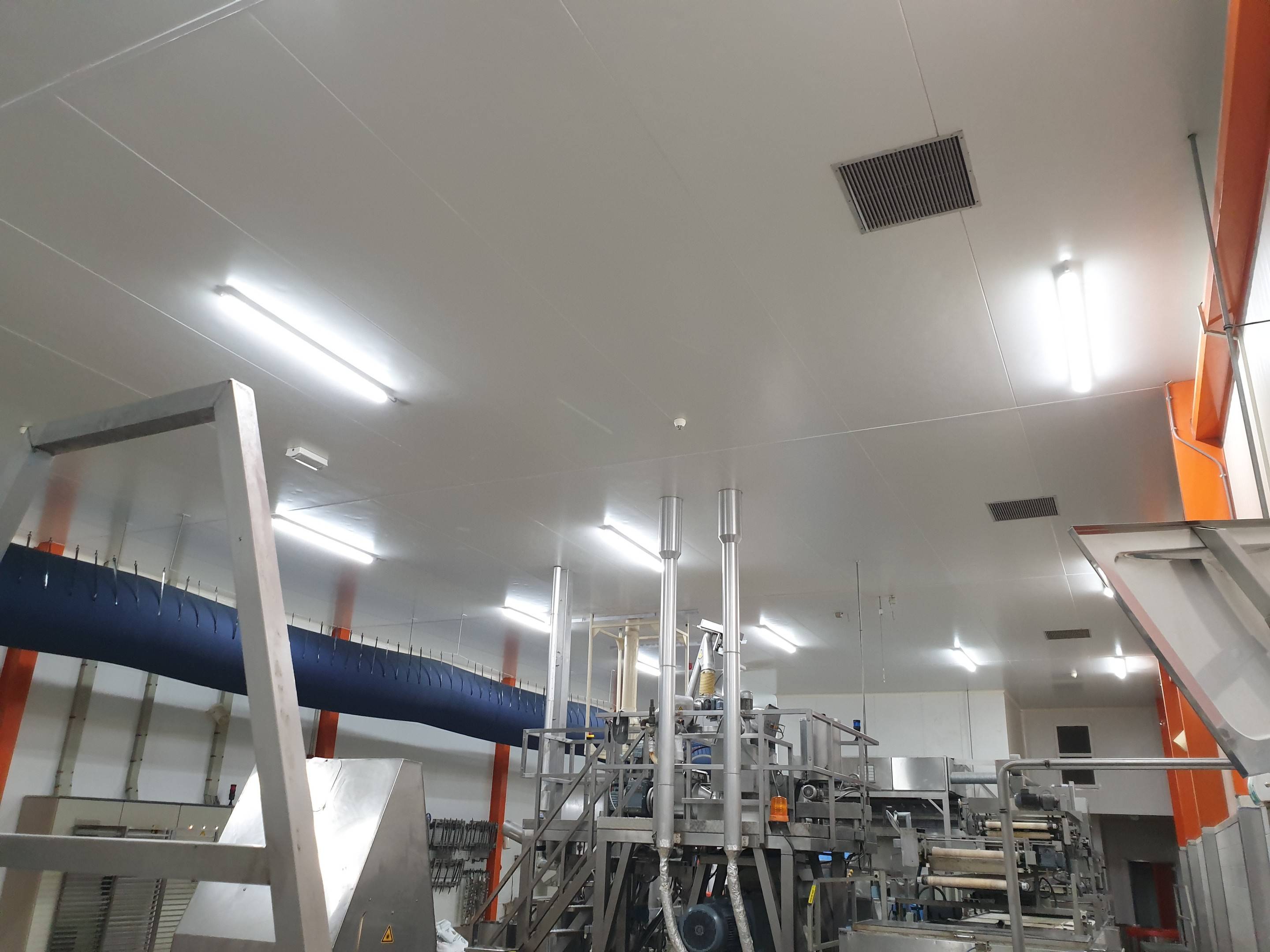 Case: Délifrance vervangt alle TL- en halogeenverlichting door LED in bakkerij, kantoren en showrooms