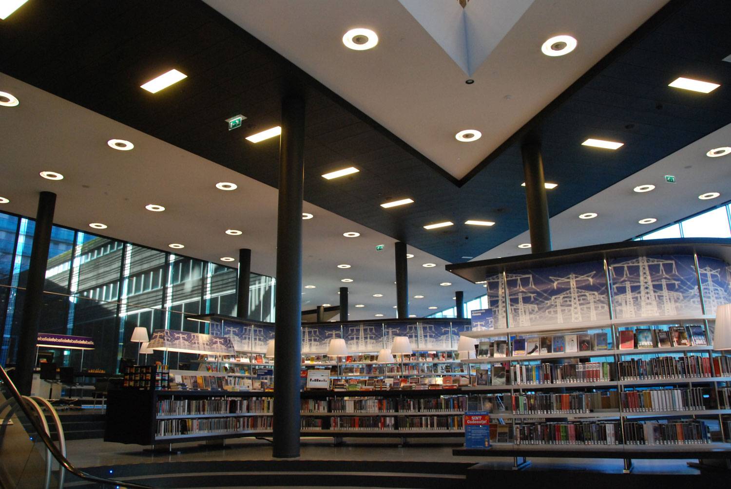 Case: Bibliotheek Almere kiest voor nieuwe 'warme' LED verlichting en bespaart op diverse fronten